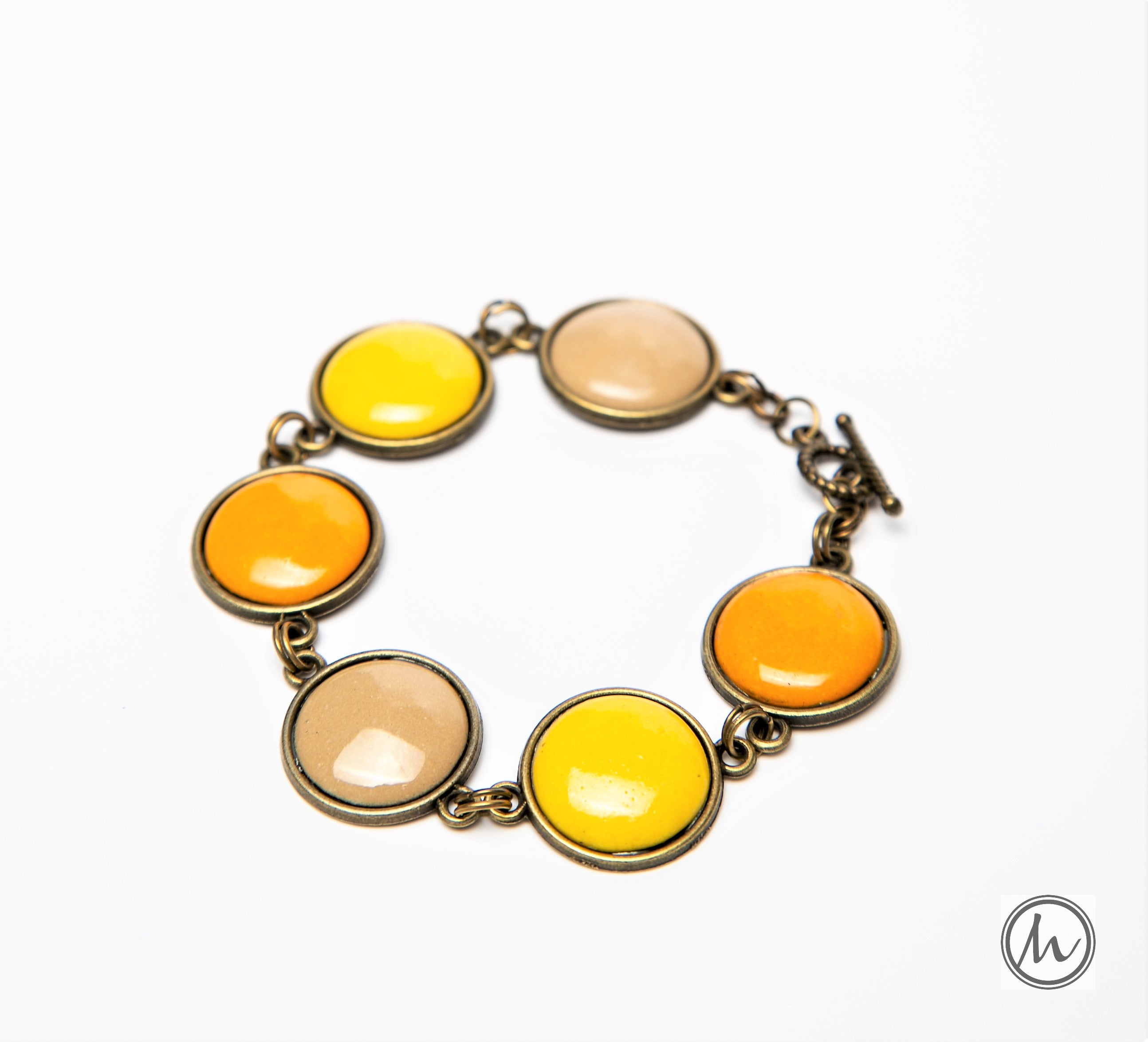 Sand in My Hands karkötő okkersárga-bézs színekben