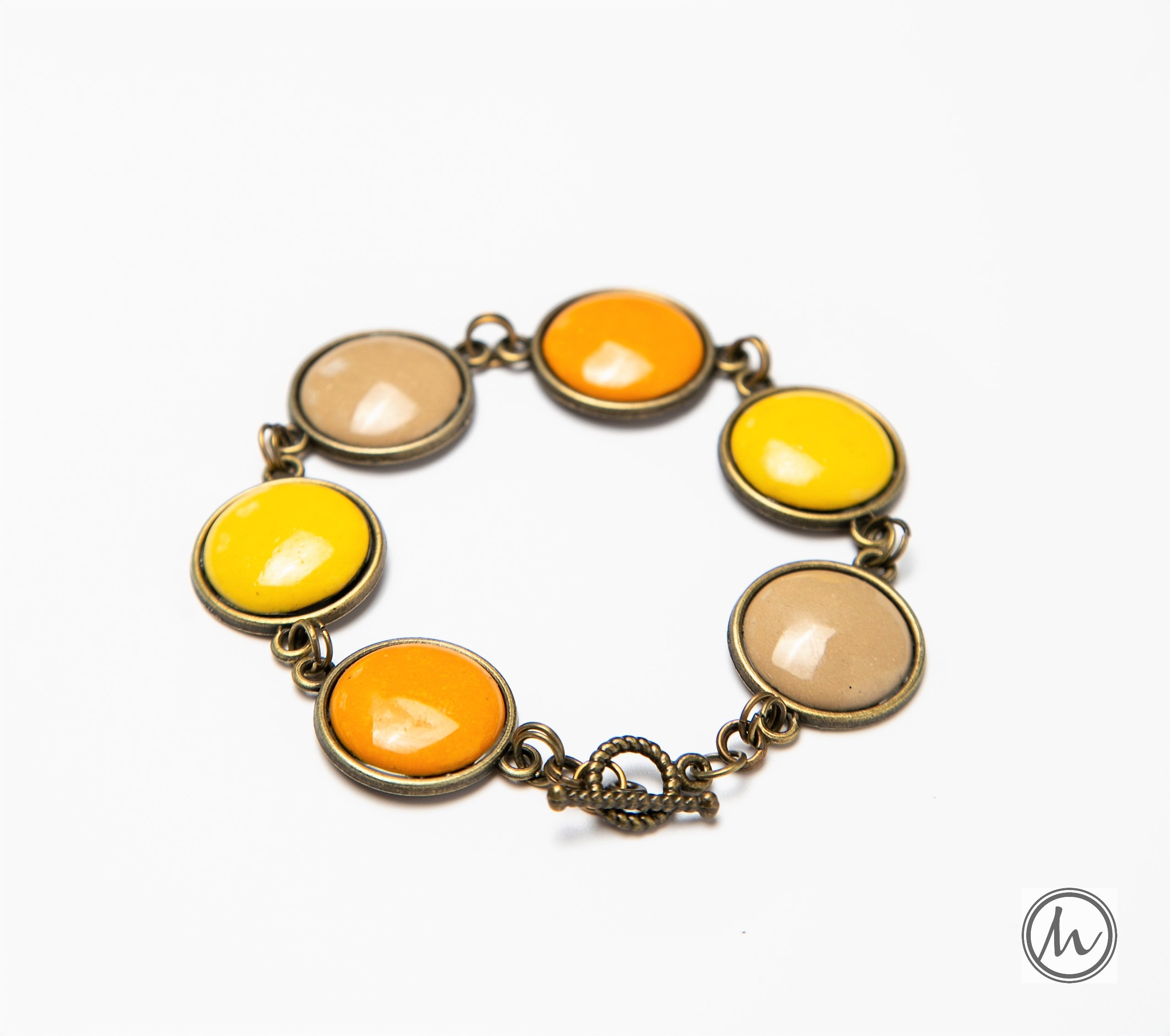 Sand in My Hands karkötő okkersárga-bézs színekben