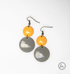 Sunny Clouds okkersárga-szürke tűzzománc fülbevaló