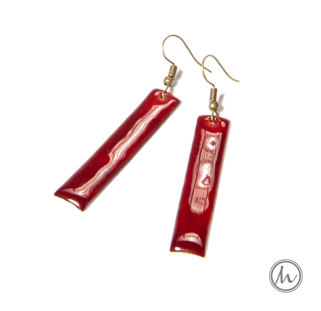 Almendra - hosszúkás tűzzománc fülbevaló rubinvörös