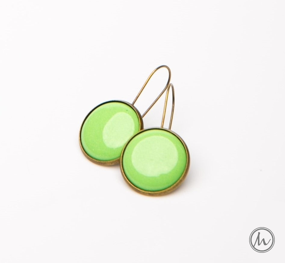 Kapcsos tűzzománc fülbevaló zöld színekben