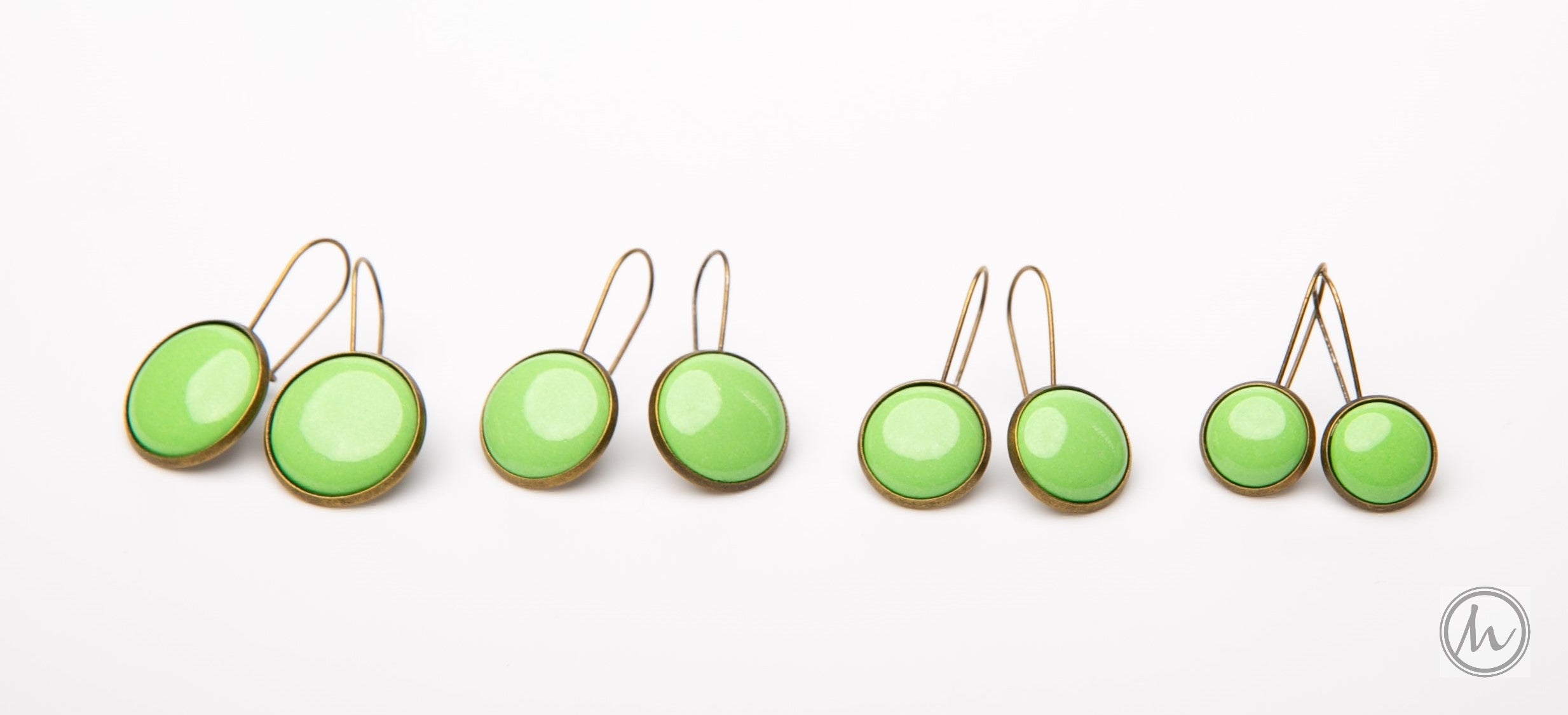 Kapcsos tűzzománc fülbevaló zöld színekben