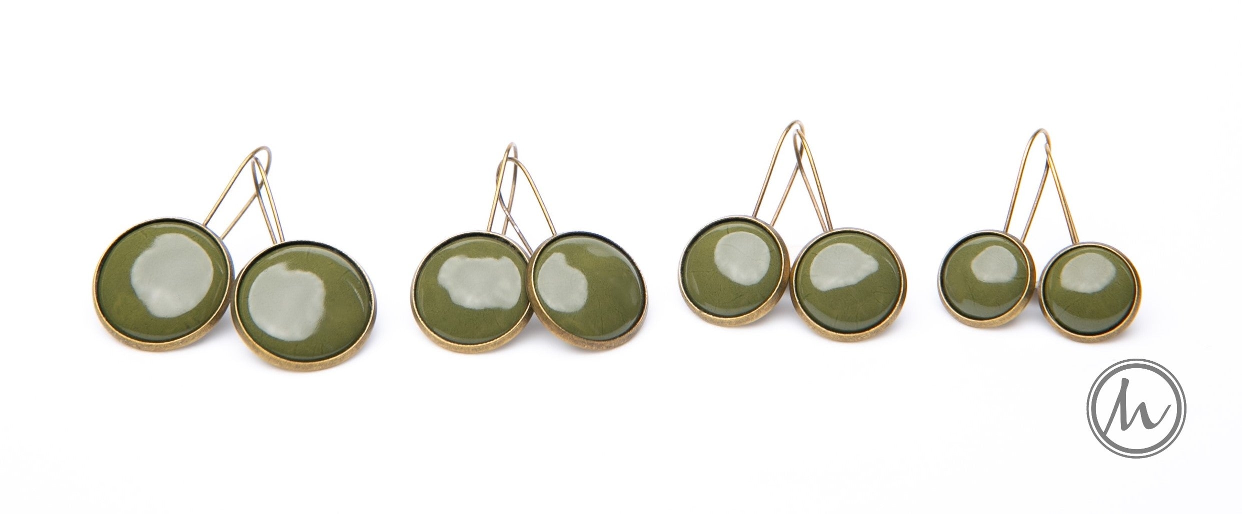 Kapcsos tűzzománc fülbevaló zöld színekben