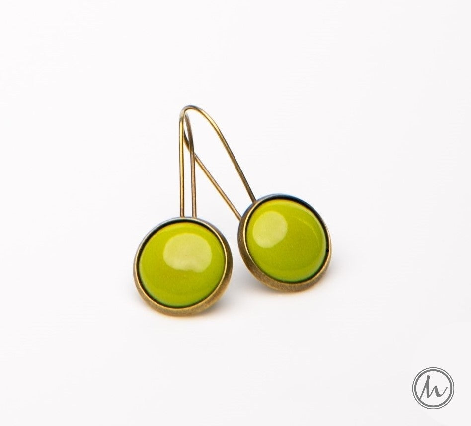 Kapcsos tűzzománc fülbevaló zöld színekben