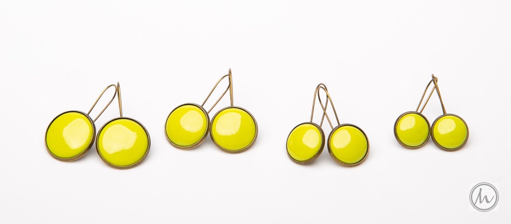 Kapcsos tűzzománc fülbevaló zöld színekben