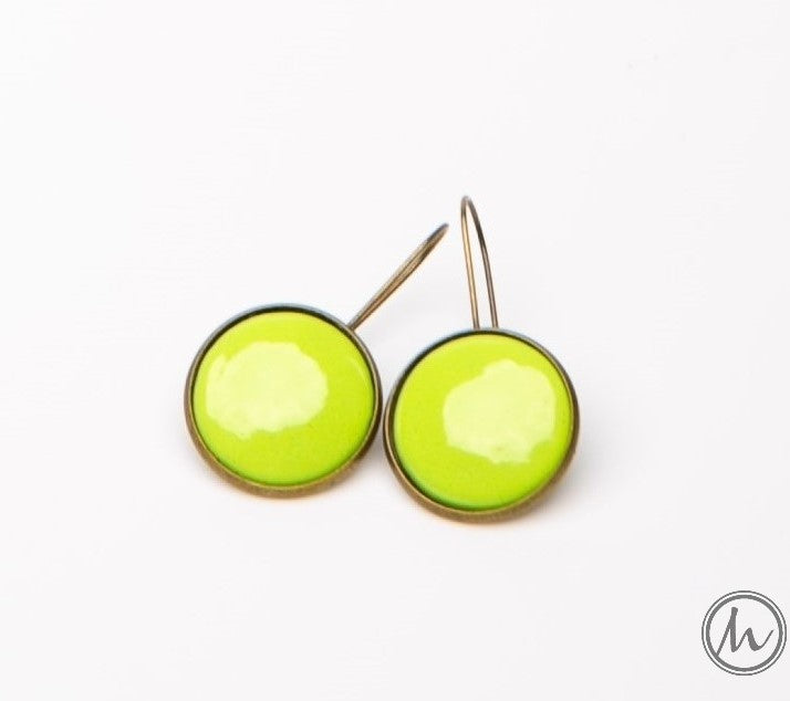 Kapcsos tűzzománc fülbevaló zöld színekben