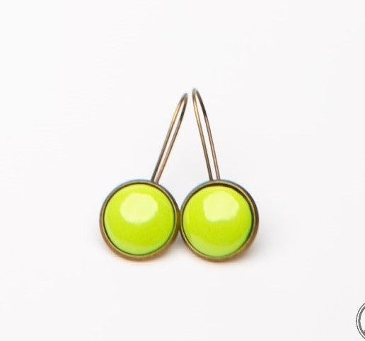 Kapcsos tűzzománc fülbevaló zöld színekben