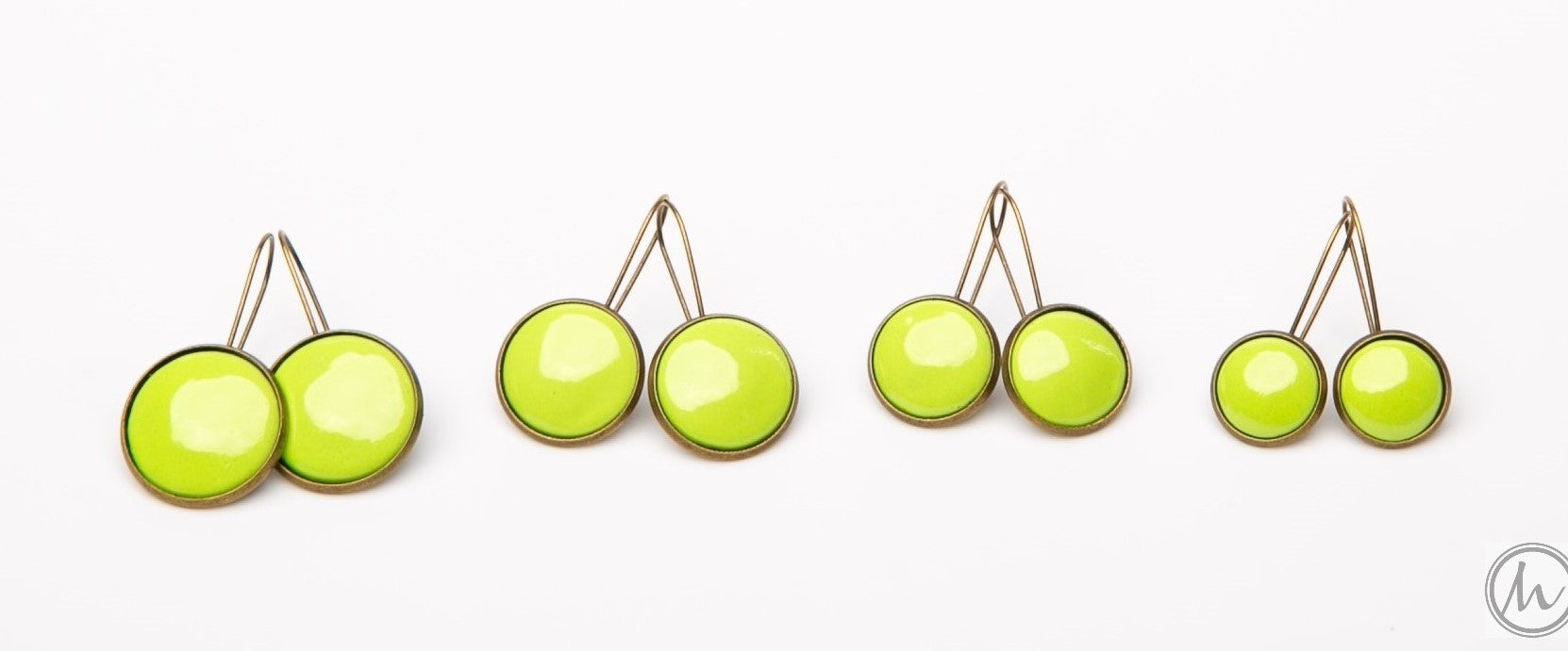 Kapcsos tűzzománc fülbevaló zöld színekben