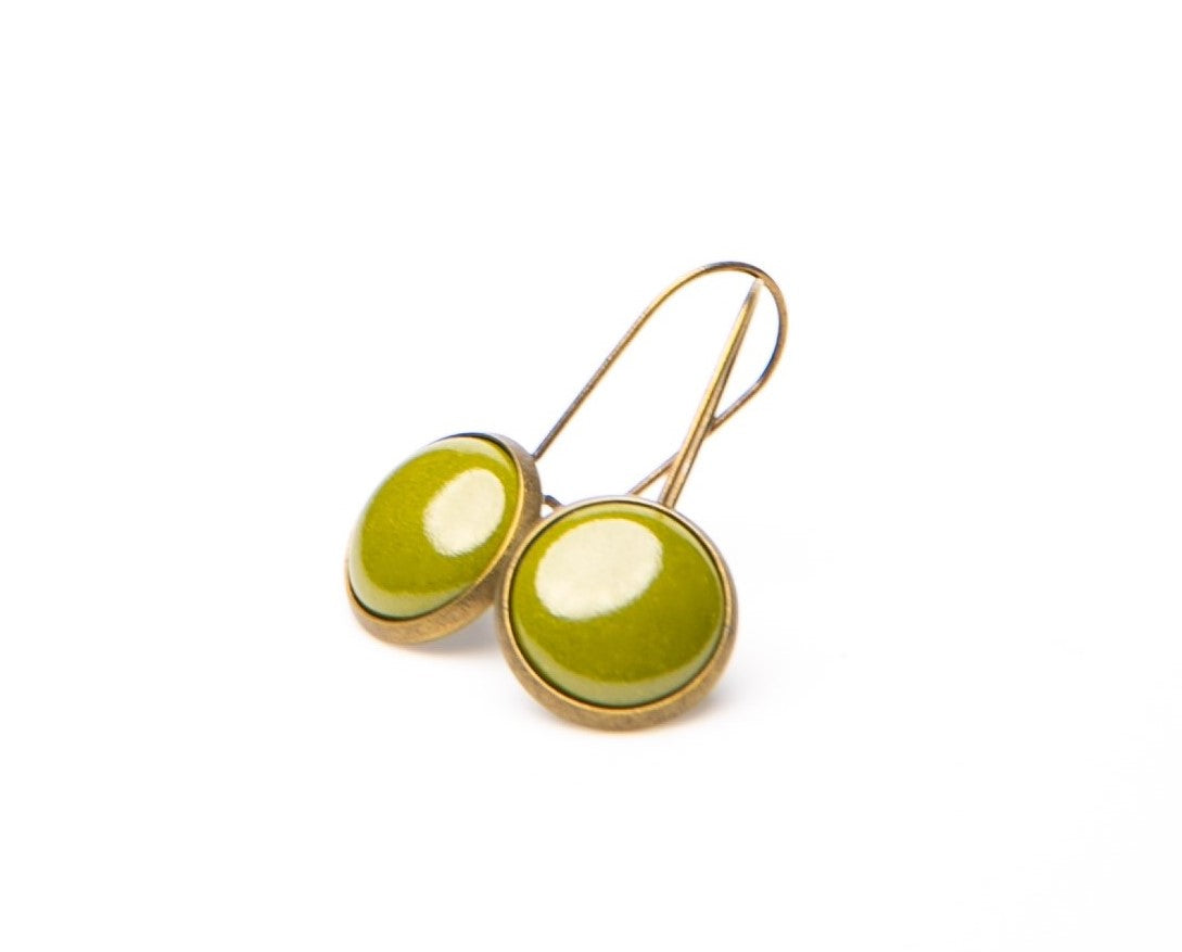 Kapcsos tűzzománc fülbevaló zöld színekben