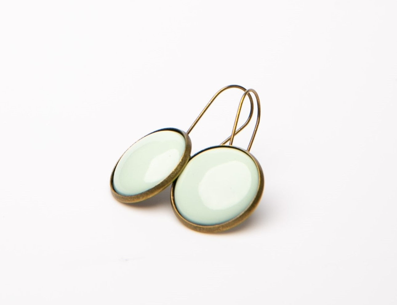 Kapcsos tűzzománc fülbevaló zöld színekben