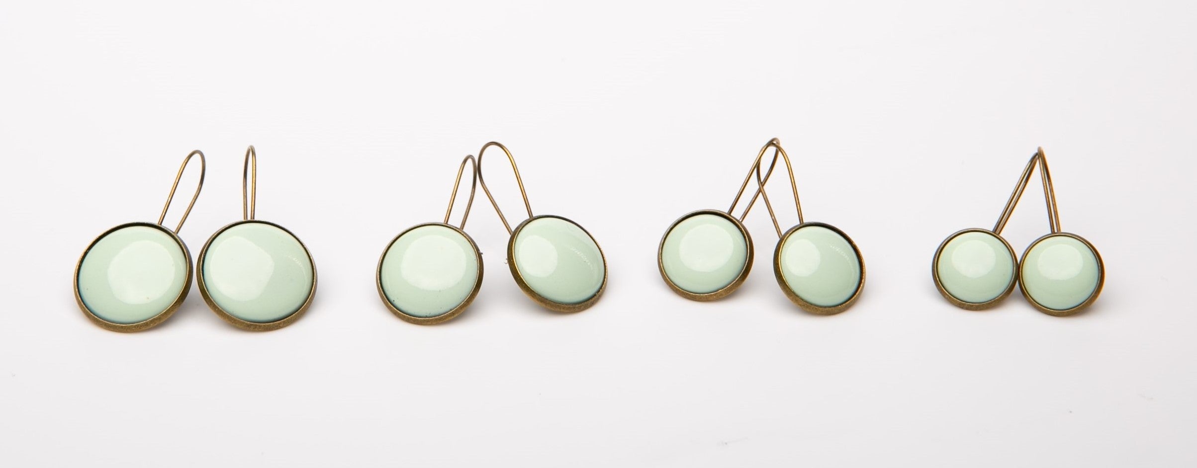 Kapcsos tűzzománc fülbevaló zöld színekben