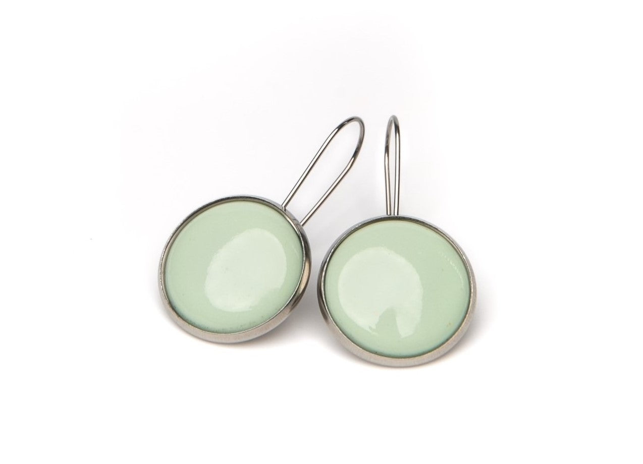 Kapcsos tűzzománc fülbevaló zöld színekben