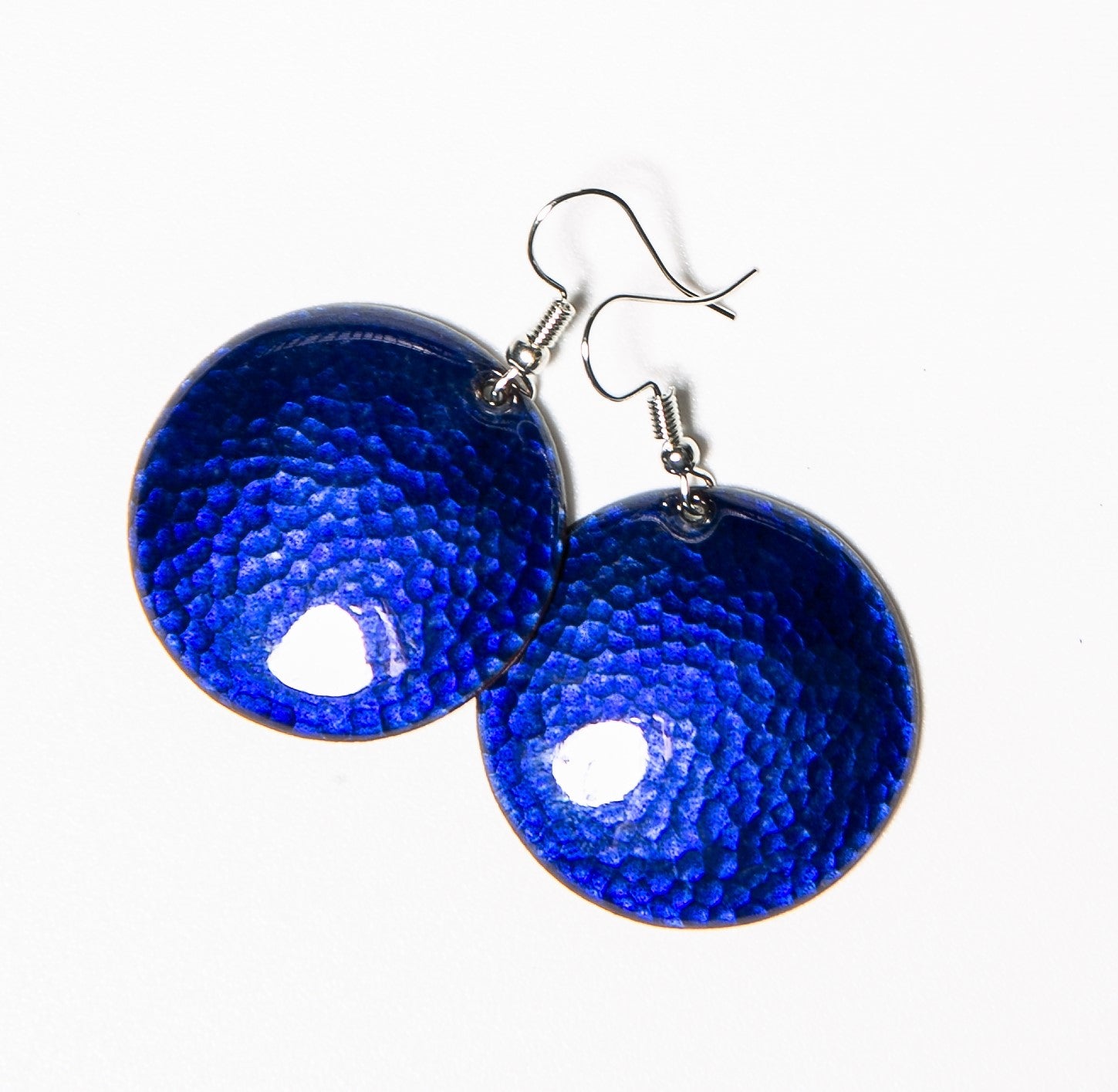 Martelado - kalapált kerek tűzzománc fülbevaló