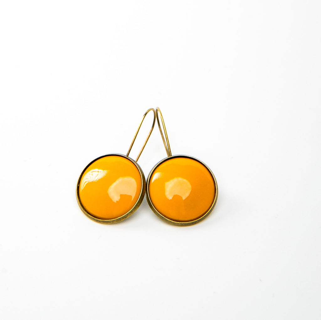 Kapcsos tűzzománc fülbevaló - okkersárga
