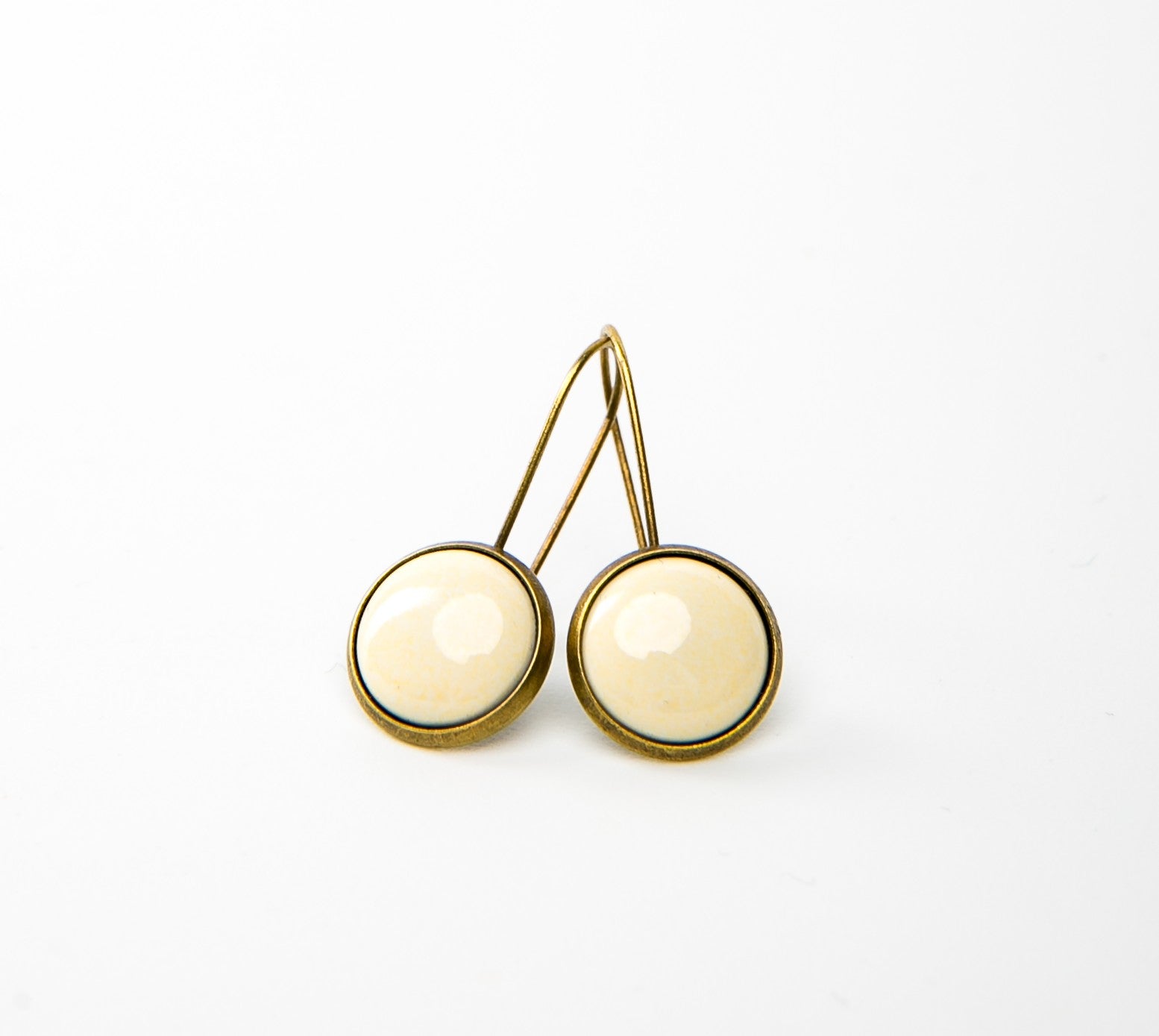 Kapcsos tűzzománc fülbevaló okkersárga