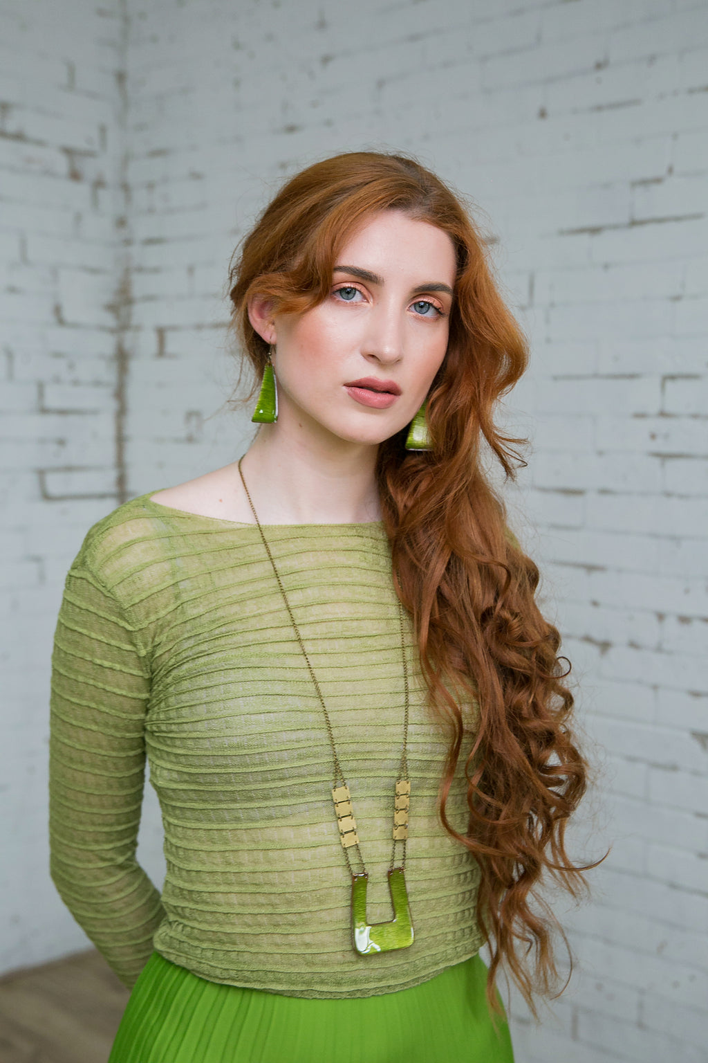 Zagara - egyedi kalapált tűzzománc nyakék világoszöld színben